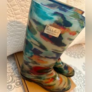 Nicole Miller Rainboot. Sz: 8. Multi-Colored